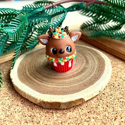 Миниатюра "Новый год. Олененок-капкейк", 1 шт (Югарт) Миниатюра "Новый год. Олененок-капкейк", 1 шт (Югарт)