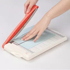 Резак для бумаги гильотинный (Рукоделие) Резак для бумаги гильотинный (Рукоделие)