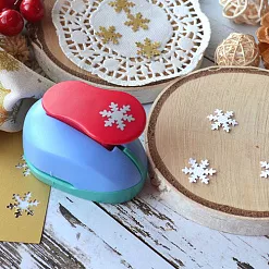 Дырокол 1,6 см "Снежинка 2" (Китай) Дырокол 1,6 см "Снежинка 2" (Китай)