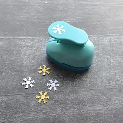 Дырокол 1,6 см "Снежинка 1" (Китай) Дырокол 1,6 см "Снежинка 1" (Китай)