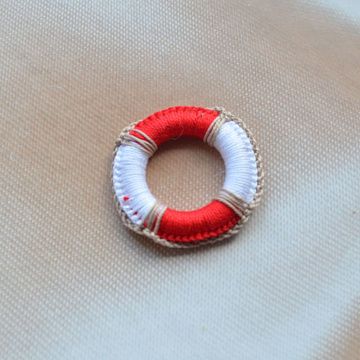 Вязаное украшение "Спасательный круг", цвет красный, 3 см (ScrapMania)